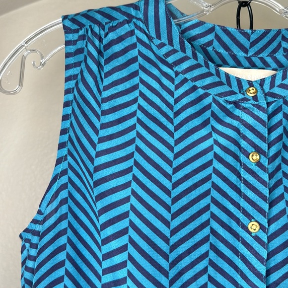 Banana Republic women’s silk sleeveless geometric pattern blue blouse, size XS - Picture 3 of 14